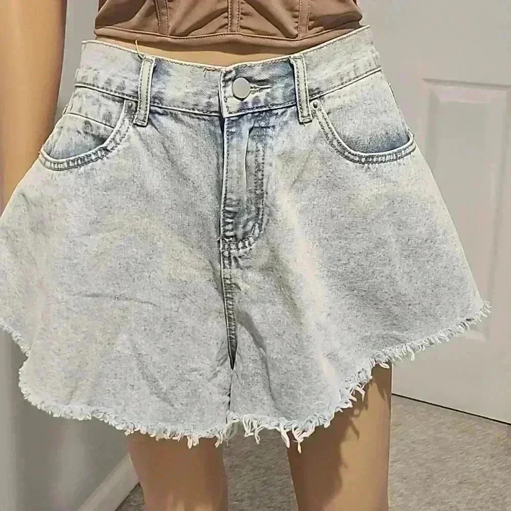 Shorts   - Picture 3 of 7